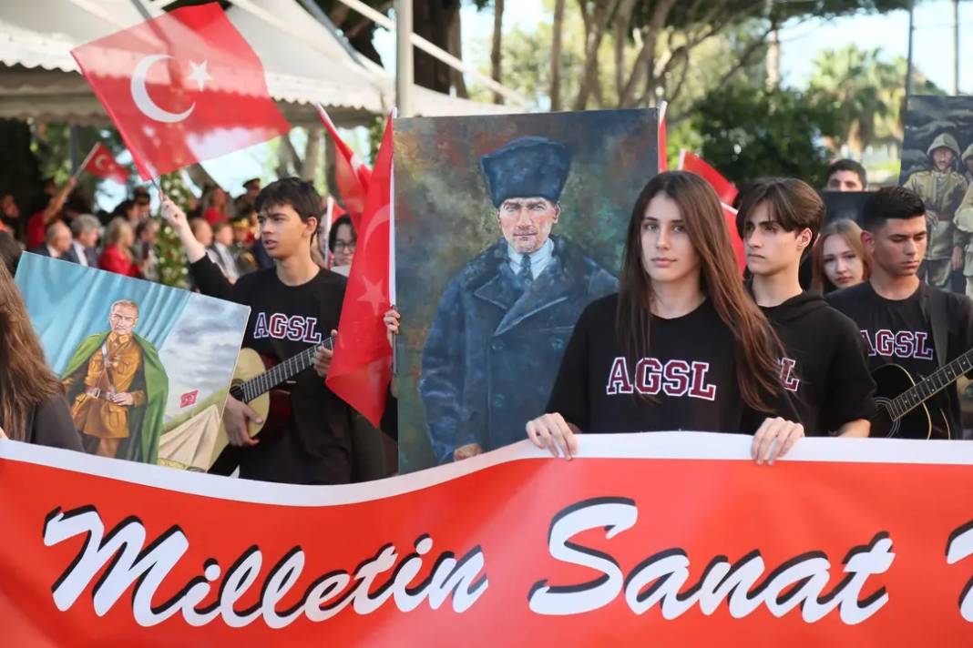 Antalya’da Cumhuriyet Coşkusu Sokaklara Taştı 5